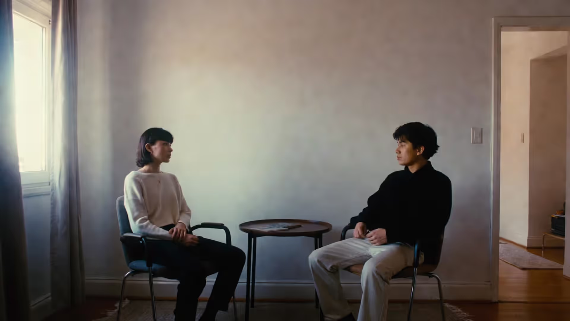 Signs of a Healthy Relationship: Emotional Safety, Boundaries & Secure Traits